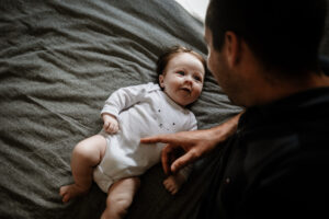 Photographe nouveau-né et bébé Bourg-des-Comptes